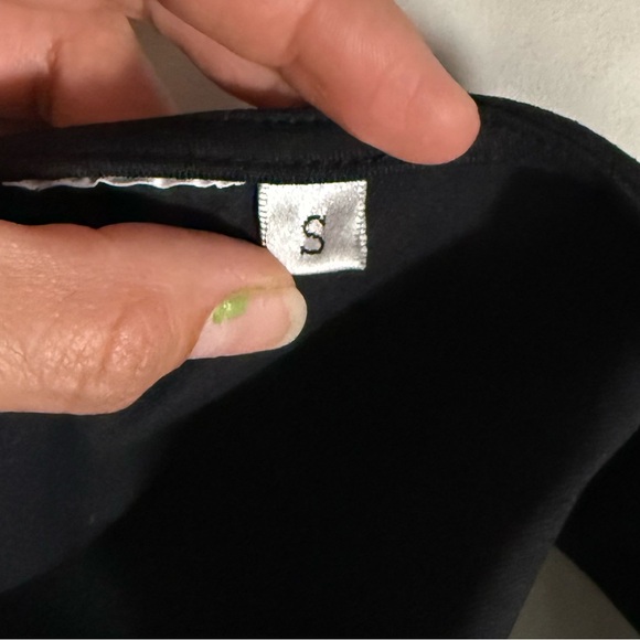 Workout top - Picture 4 of 4